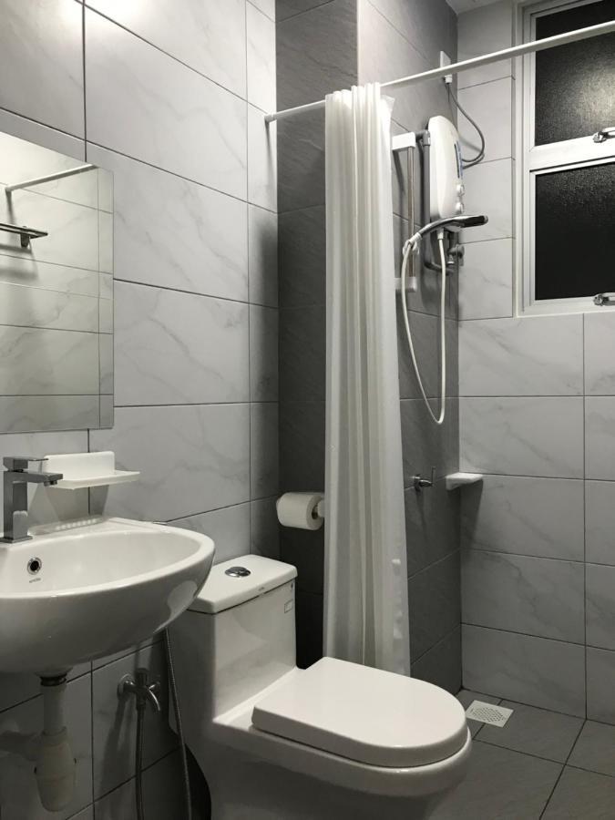 Homestay Sks Apartment Larkin Джохор Бахру Екстериор снимка